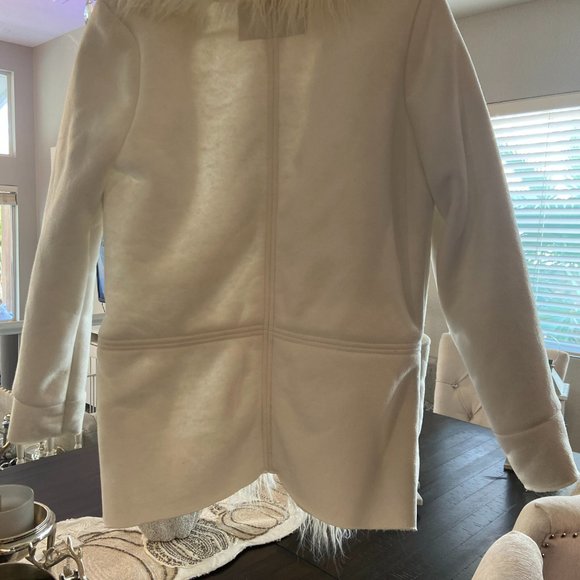 NASTY GAL ALMOST FAMOUS White Faux Fur Jacket Coat - Size XS - LIKE NEW - Picture 4 of 4